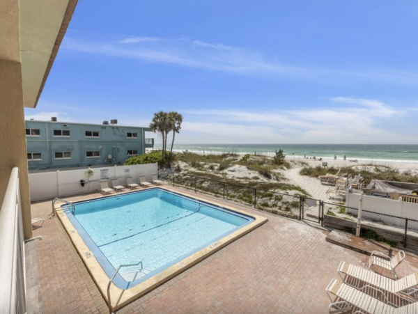 Beachfront Studio Beautiful Gulf Views